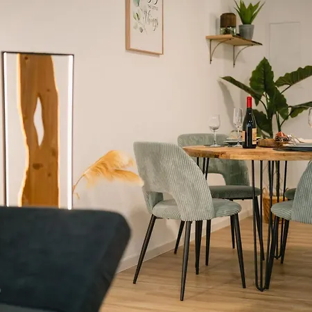 Modernes 2-Zimmer Themen-Apartment Im Zentrum Bayreuth Buitenkant foto