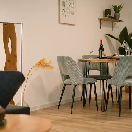 Modernes 2-Zimmer Themen-Apartment Im Zentrum Bayreuth Buitenkant foto
